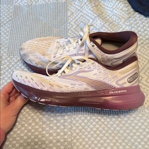 Brooks Women's Athletic Shoes - Cream and Purple
